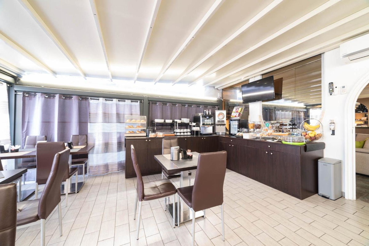 Hotel · Hotel Cesirja, Casavatore