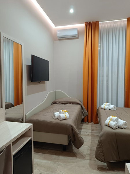 Schilizzi Hotel, Naples, Italy