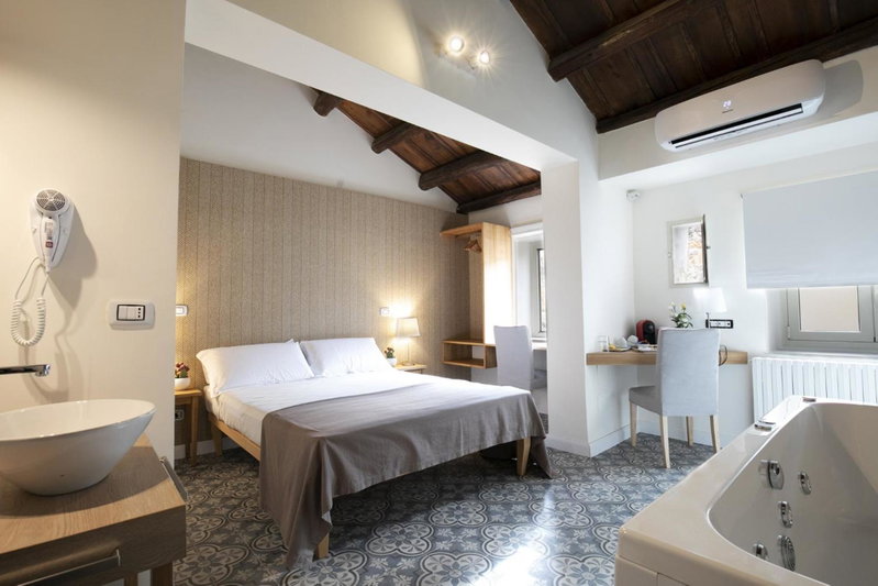 Bed in Spa, Palermo, Italy