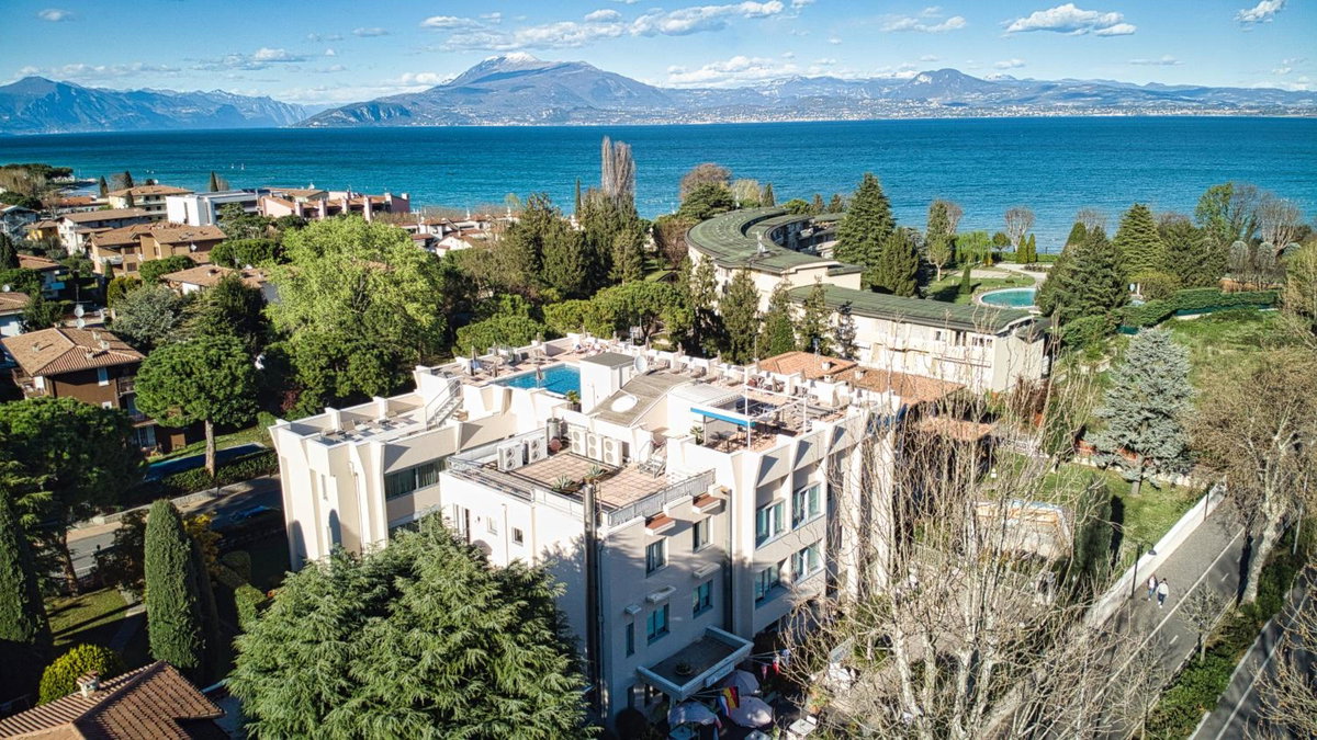 Hotel Alfieri, Italia