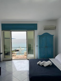 Residenza Mare di Sotto Sorrento, Meta, Italy