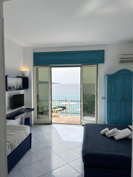 Residenza Mare di Sotto Sorrento, Meta, Italy