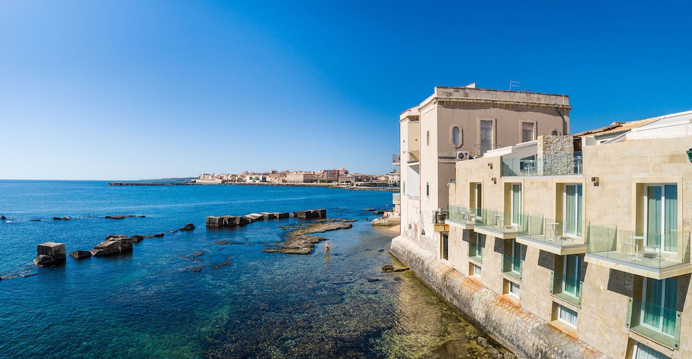 Re Dionisio Luxury Suites, Italia