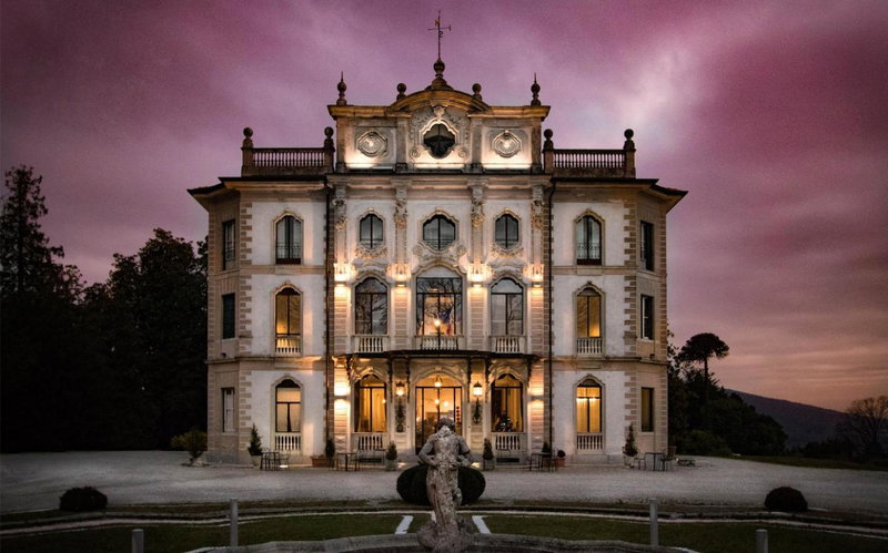 Hotel Villa Borghi, Varano Borghi, Italy