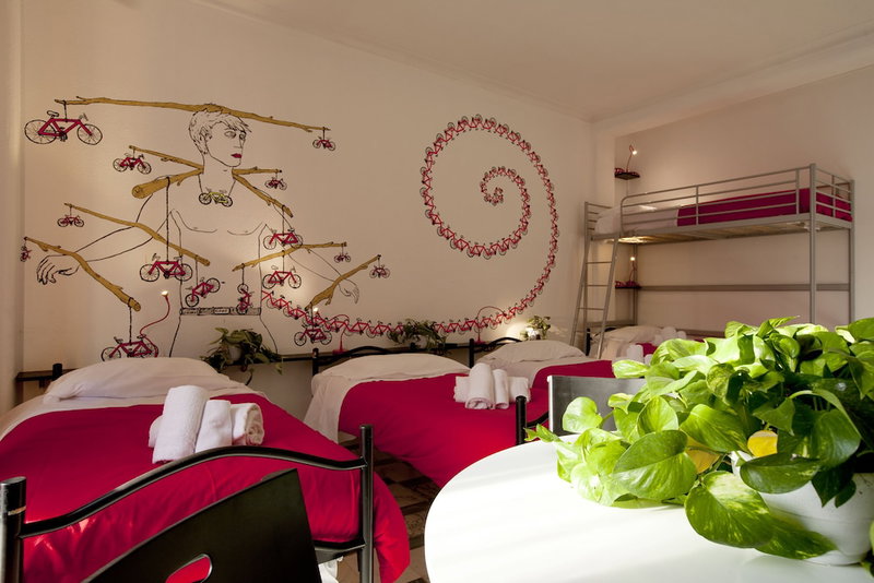 Martini Bed, Rome, Italy
