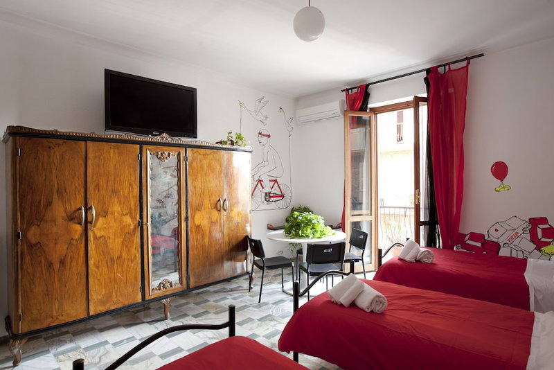 Martini Bed, Rome, Italy