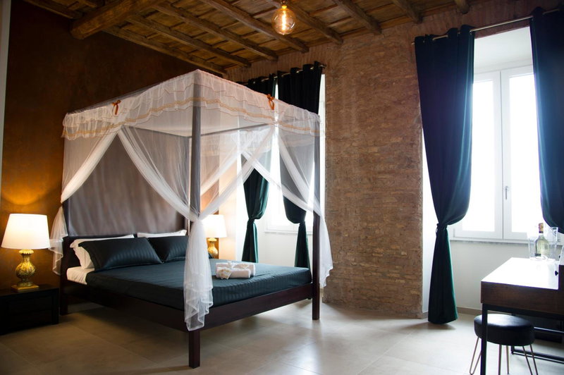 Le Boutique Luxury Rooms diffused in historical center, Fiumicino, Italy