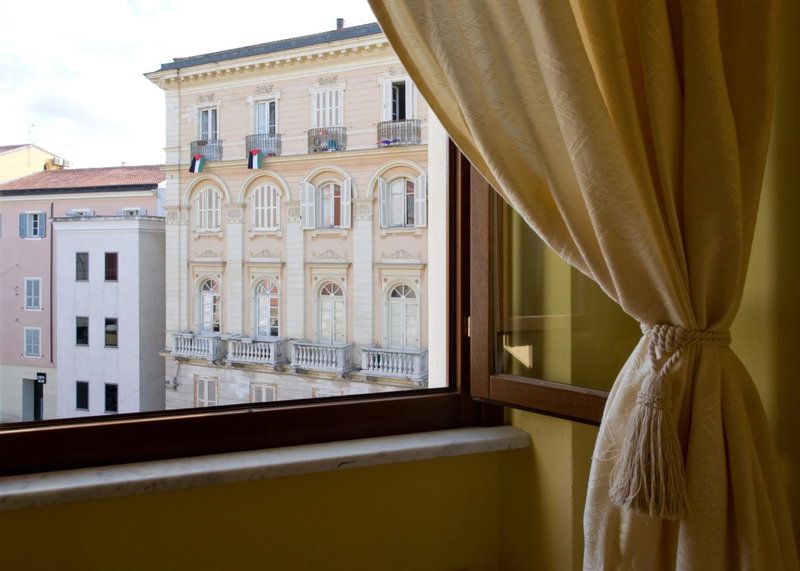 Piazza Azuni 18 Guest House, Sassari, Italy
