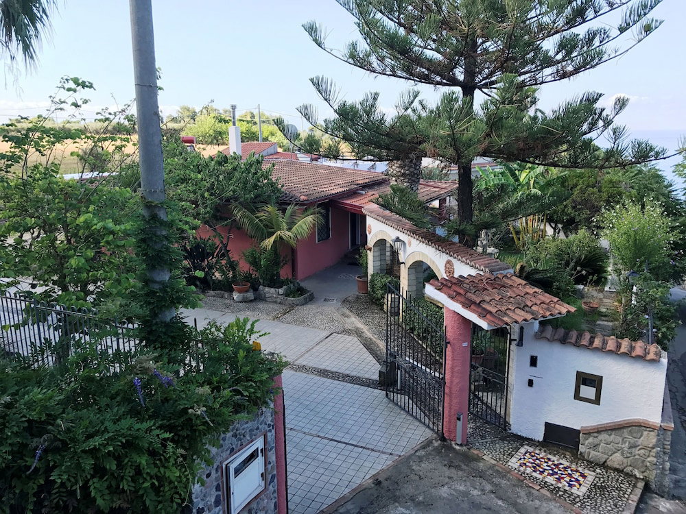 Hotel · Hotel Village Eden, Ricadi