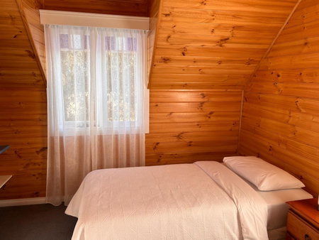 Sails - elegant, spacious beach villa, Port Fairy, Australia