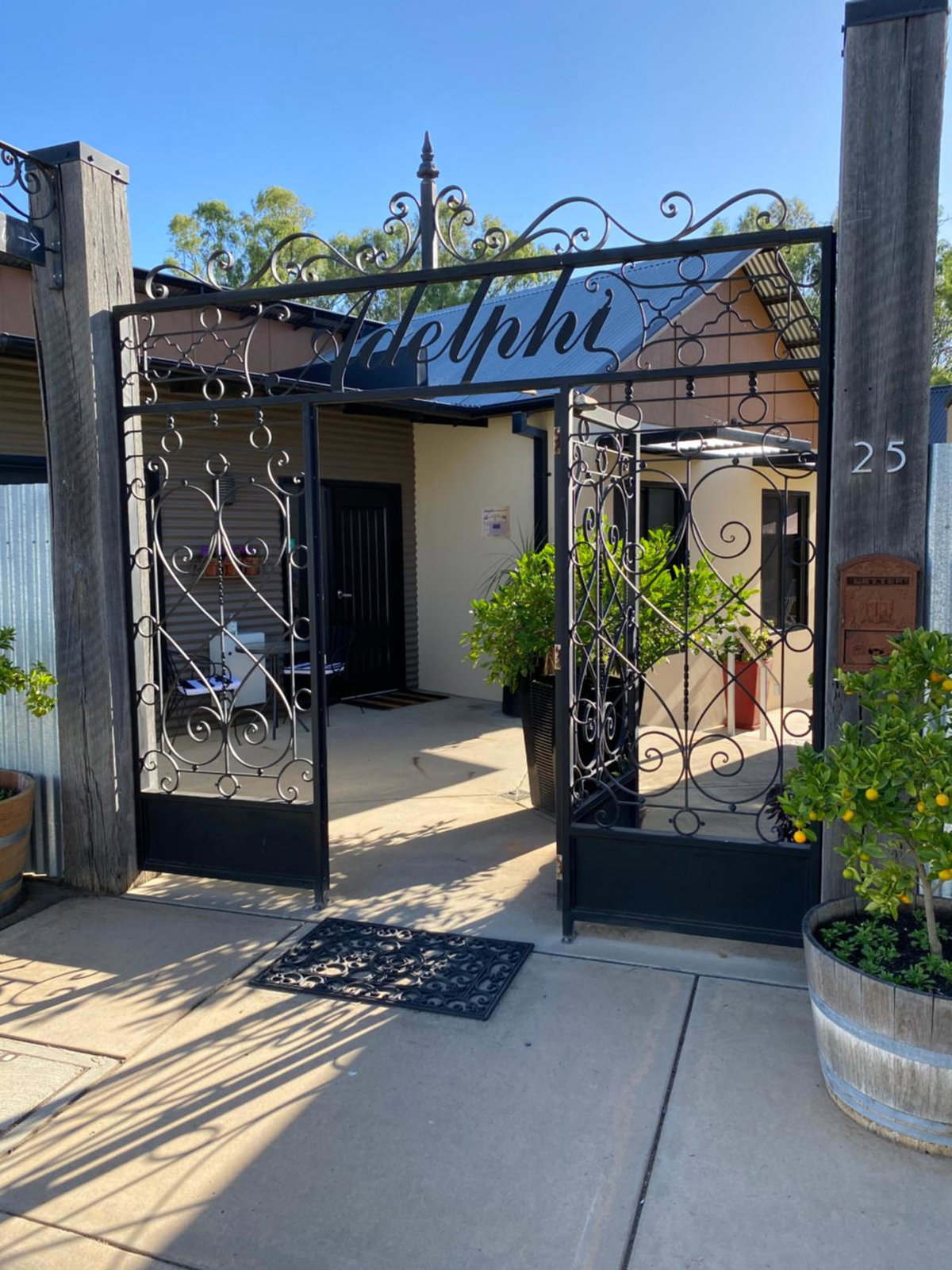Adelphi Apartment 4, Australia