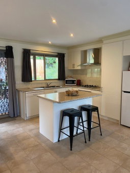 Emerald Creek Cottages, Emerald, Australia