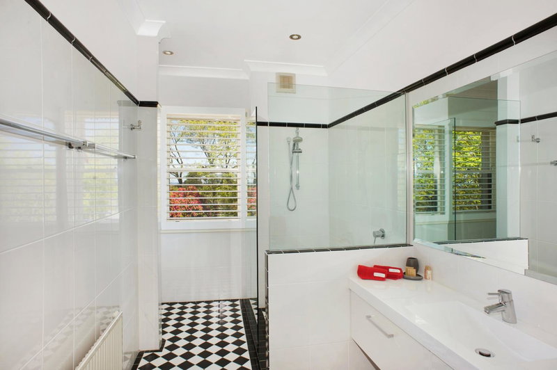 St Raphael, Leura, Australia
