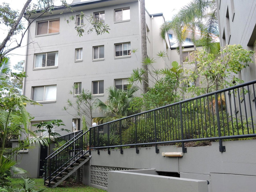 Bayview Beach Holiday Apartments, Gold Coast, Australia