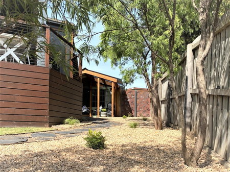 The Cosy Bungalow, Portarlington, Australia