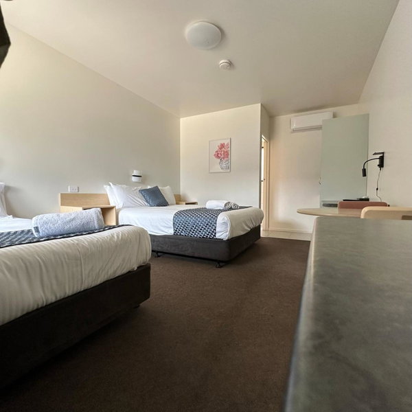 SHEPPARTON MOTOR INN Tudor House Motel, Shepparton, Australia