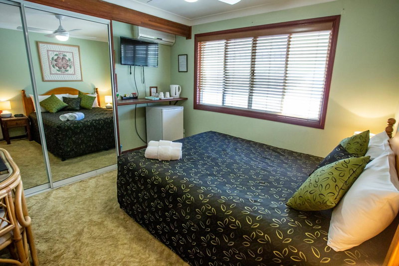 Ainslie Manor Guest House, Redcliffe, Australia