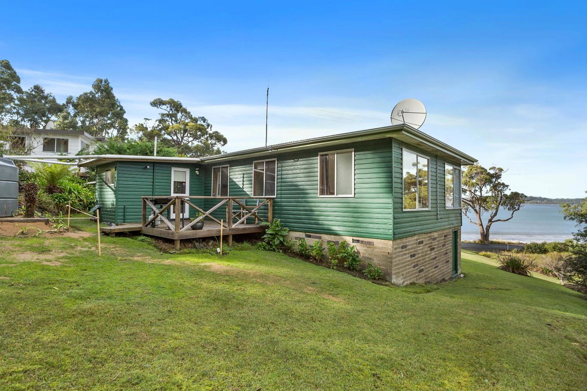 Summertime Cottage, Australia