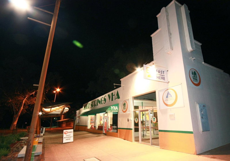 Red Rock Hostel, Alice Springs, Australia