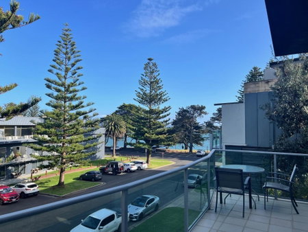 507 At The Waves, Cowes, Australia