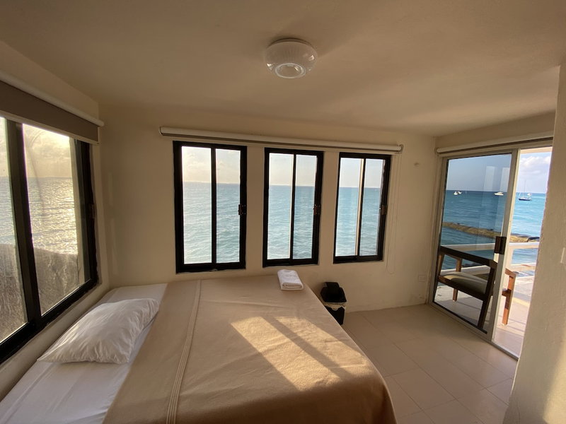 Chichis and Charlies Beachfront, Isla Mujeres, Mexico