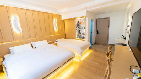 Shanxun Snow Mountain Villa Hotel, Guilin, China