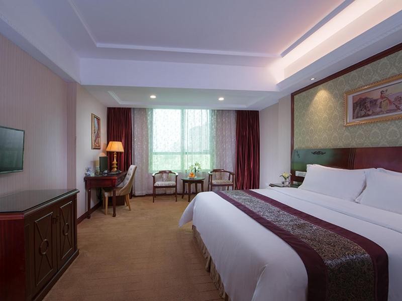 Vienna Hotel Shanwei Haifeng, Haifeng, China