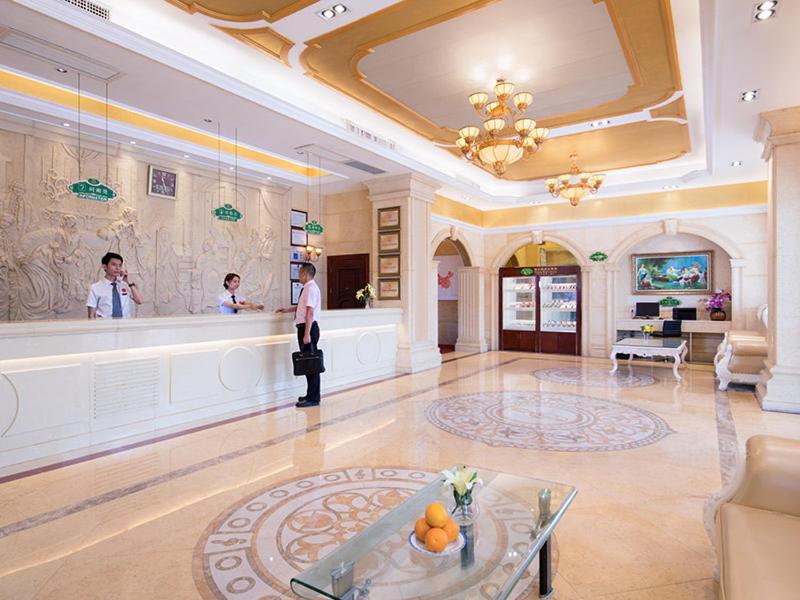 Vienna Hotel Shanwei Haifeng, Haifeng, China