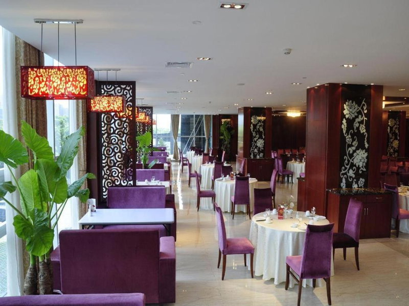 Ramada Plaza by Wyndham Hangzhou Riverside, Hangzhou, China