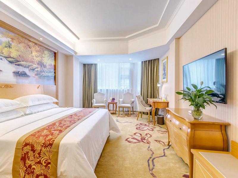 Vienna Hotel Guilin AIrport Road Rongshan, Guilin, China