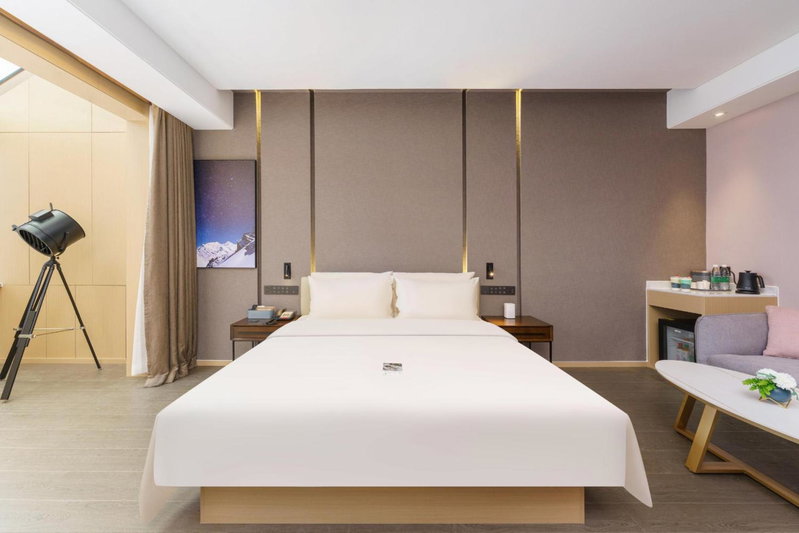 Atour Hotel Dalian Xinghai Square, Dalian, China