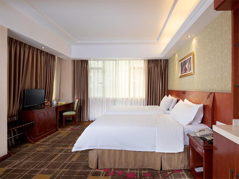 Vienna Hotel Dongguan Hou street Wanda Plaza, China