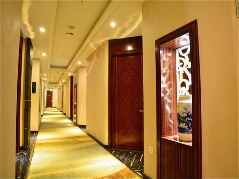 Lavande Hotel Wuhan Railway Station, Wuhan, China