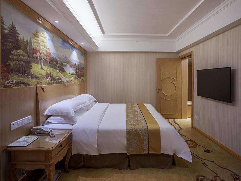 Vienna Hotel Chengdu Dafeng Subway Station, Chengdu, China