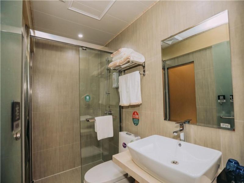 GreenTree Alliance Shanghai West Shuichan Road Hotel, Baoshan, China