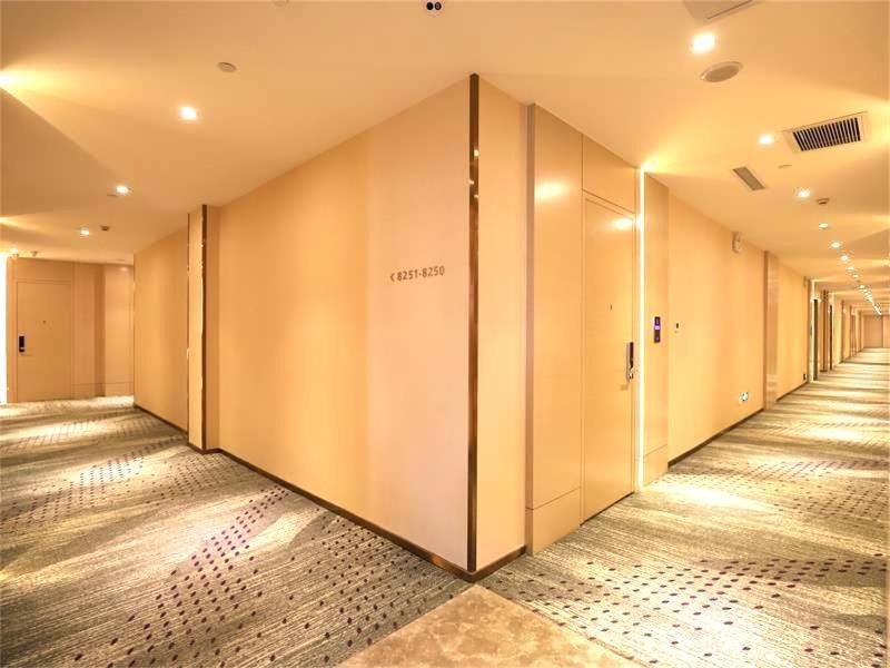 Lavande Hotel Turpan Grand Cross, Turfan, China