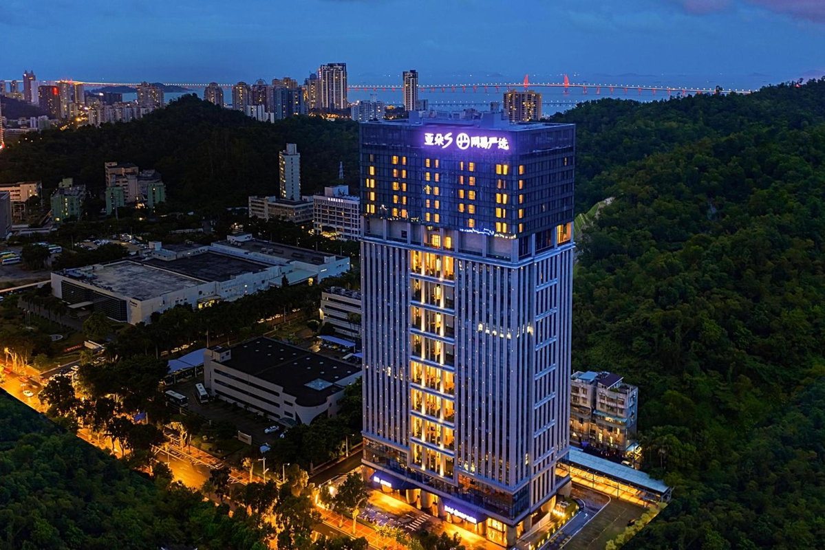Atour S Hotel Zhuhai Gongbei Port NetEase Selected, China