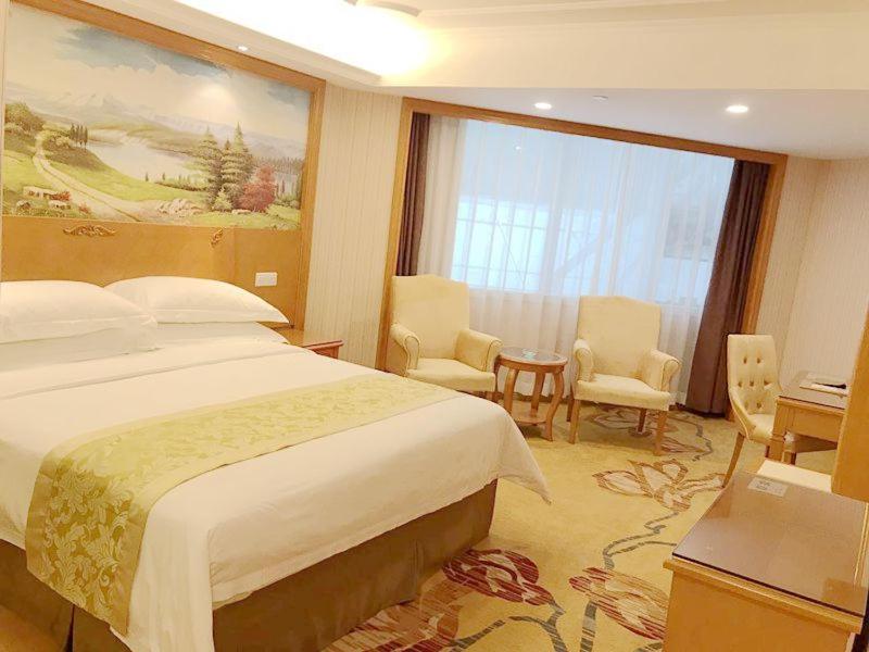 Vienna Hotel Shenzhen Dongmen Old Street, Shenzhen, China