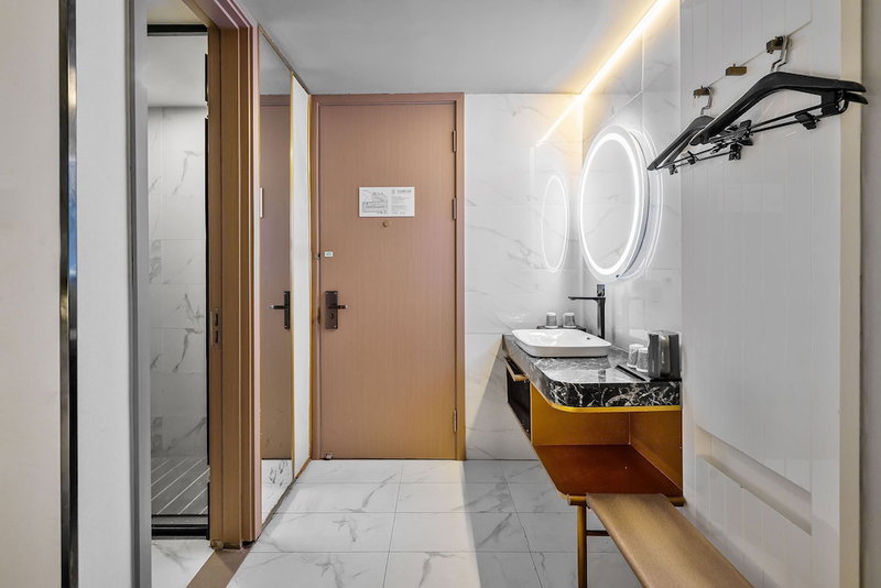 Qinfengyuan Hotel (Shanghai Xuhui District Zhongshan Hospital Jiashan Road Subway Station Branch), Shanghai, China