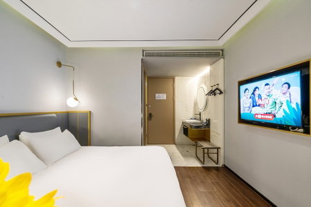 Qinfengyuan Hotel (Shanghai Xuhui District Zhongshan Hospital Jiashan Road Subway Station Branch), Shanghai, China