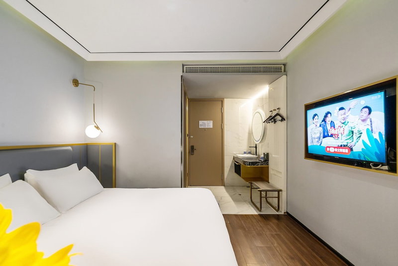 Qinfengyuan Hotel (Shanghai Xuhui District Zhongshan Hospital Jiashan Road Subway Station Branch), Shanghai, China