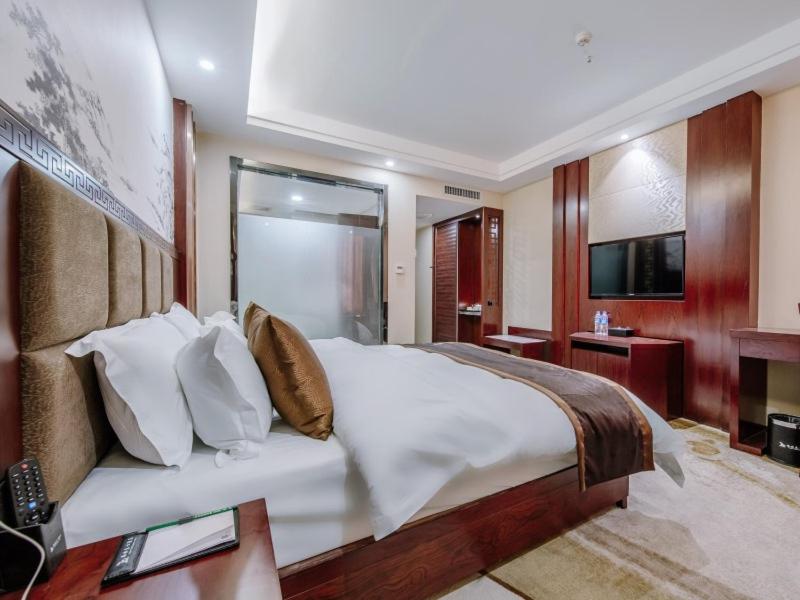GreenTree Eastern Kunming Baiyun Road Tongde Square Hotel, Kunming, China