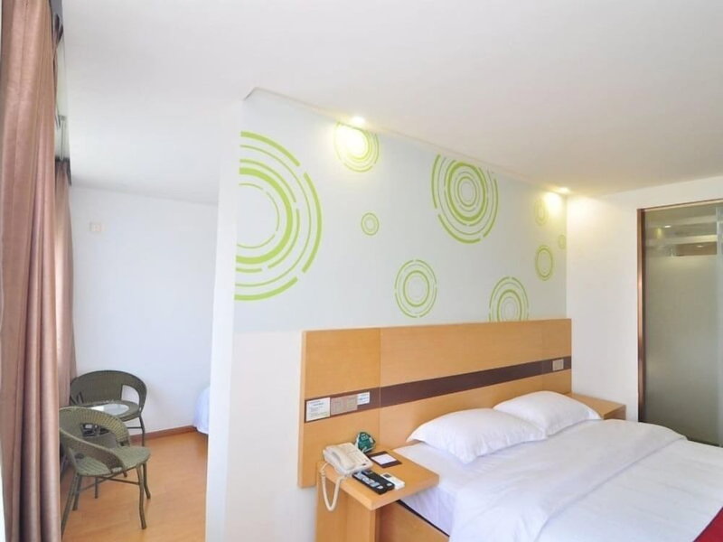 Greentree Inn Ningbo South Railway Station Express Hotel, Ningbo, China
