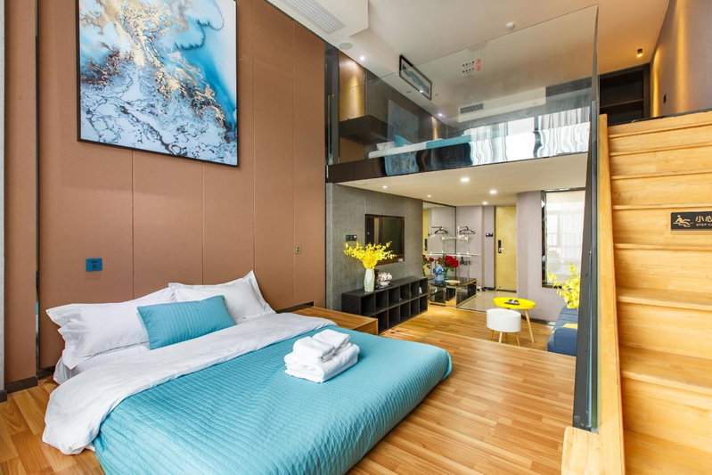 Lavendar Duplex Apartment, Guangzhou, China