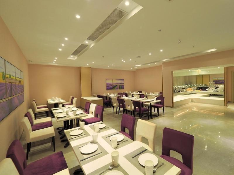 Lavande Hotels·Guangzhou Luoxi Xiajiao Metro Station, Guangzhou, China