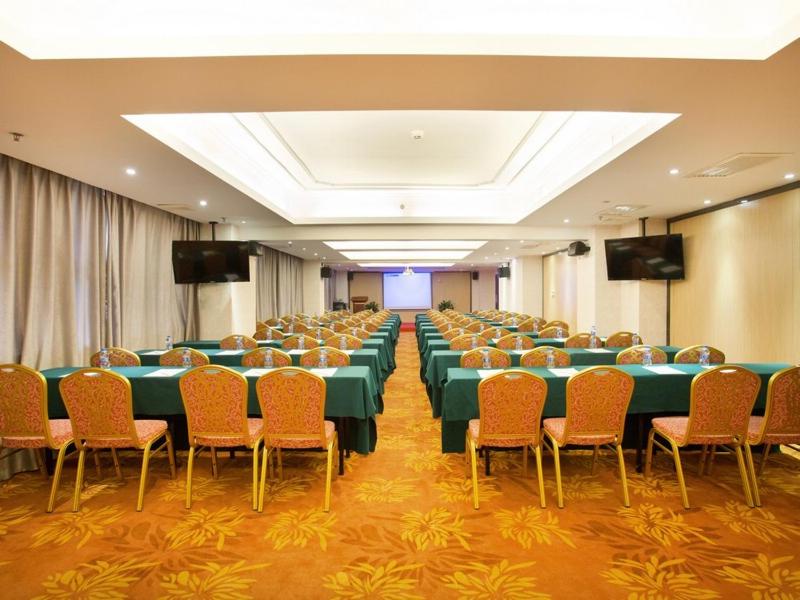 Vienna Hotel Changsha Gaoxin Lugu Park, Changsha, China