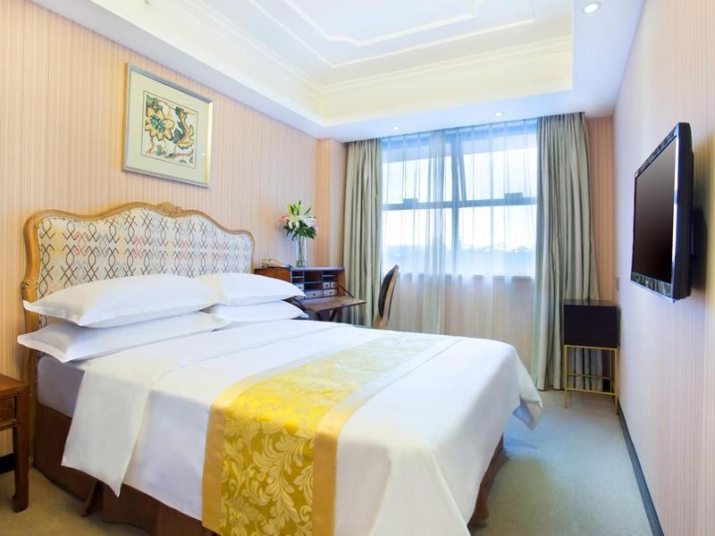 Vienna Hotel Changsha Gaoxin Lugu Park, Changsha, China