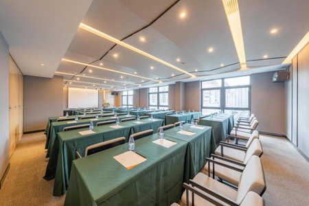 Atour Hotel Wuxi Huishan Wanda Plaza, Wuxi, China