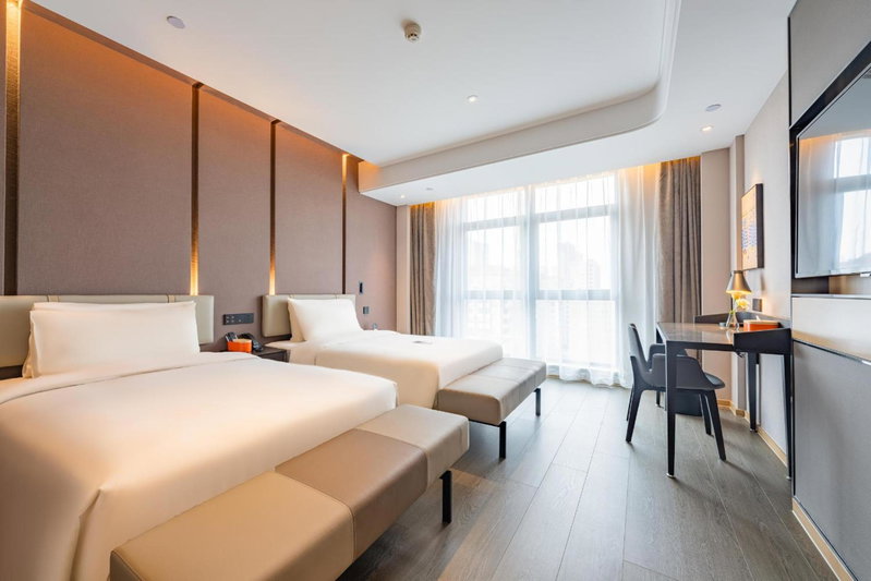 Atour Hotel Wuxi Huishan Wanda Plaza, Wuxi, China