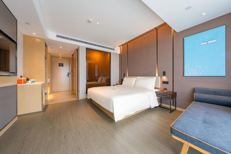 Atour Hotel Wuxi Huishan Wanda Plaza, Wuxi, China